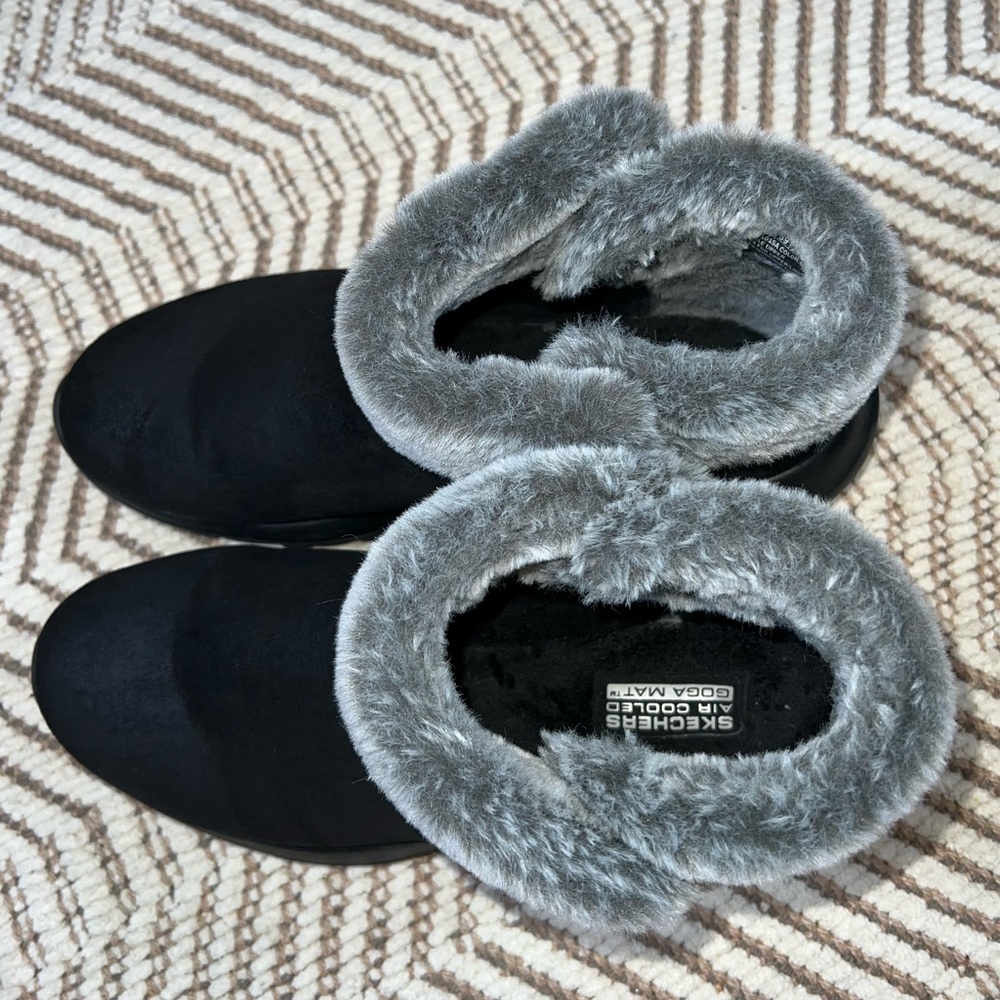 Skechers On the Go Winter Boots Women Black Bootie Faux Fur Lined Women’s Size 9 - Picture 2 of 10